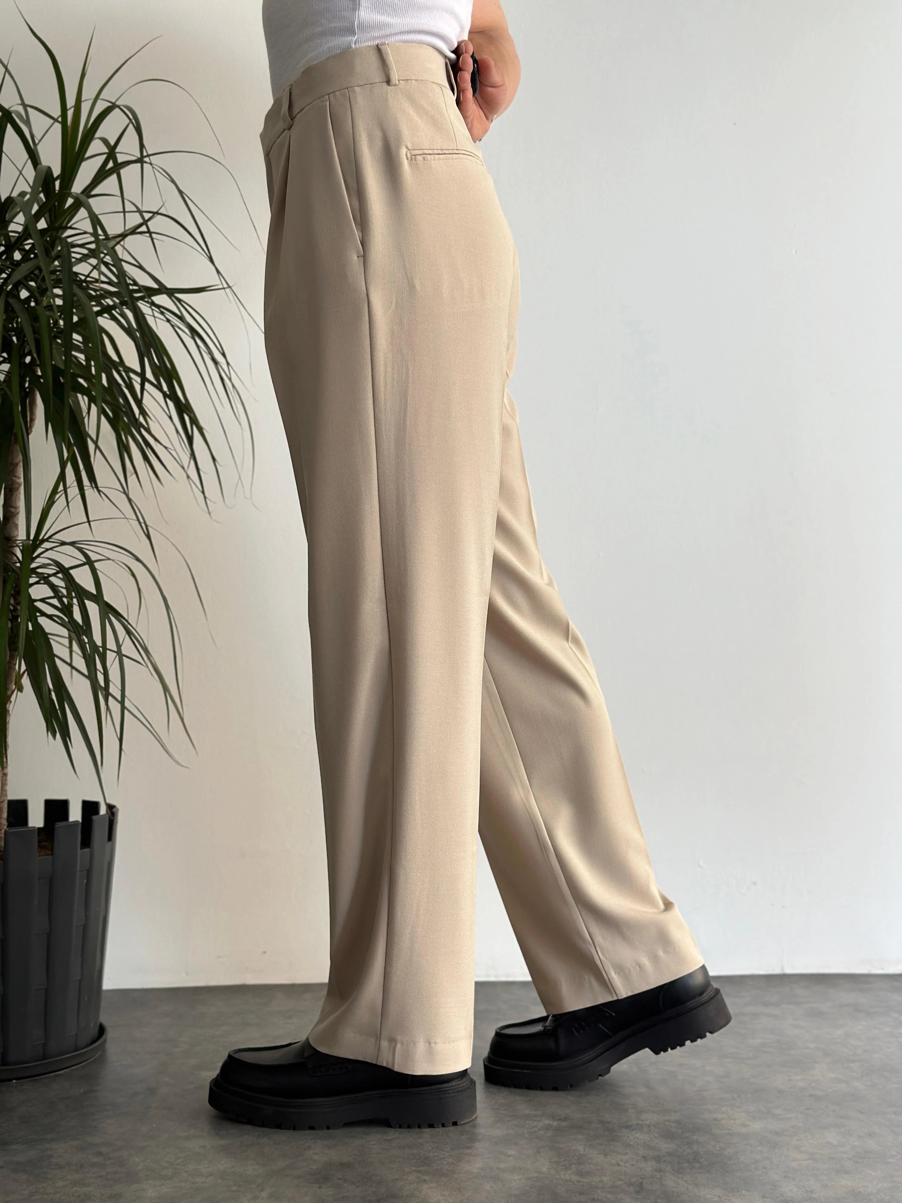 Classic Pleated Trousers