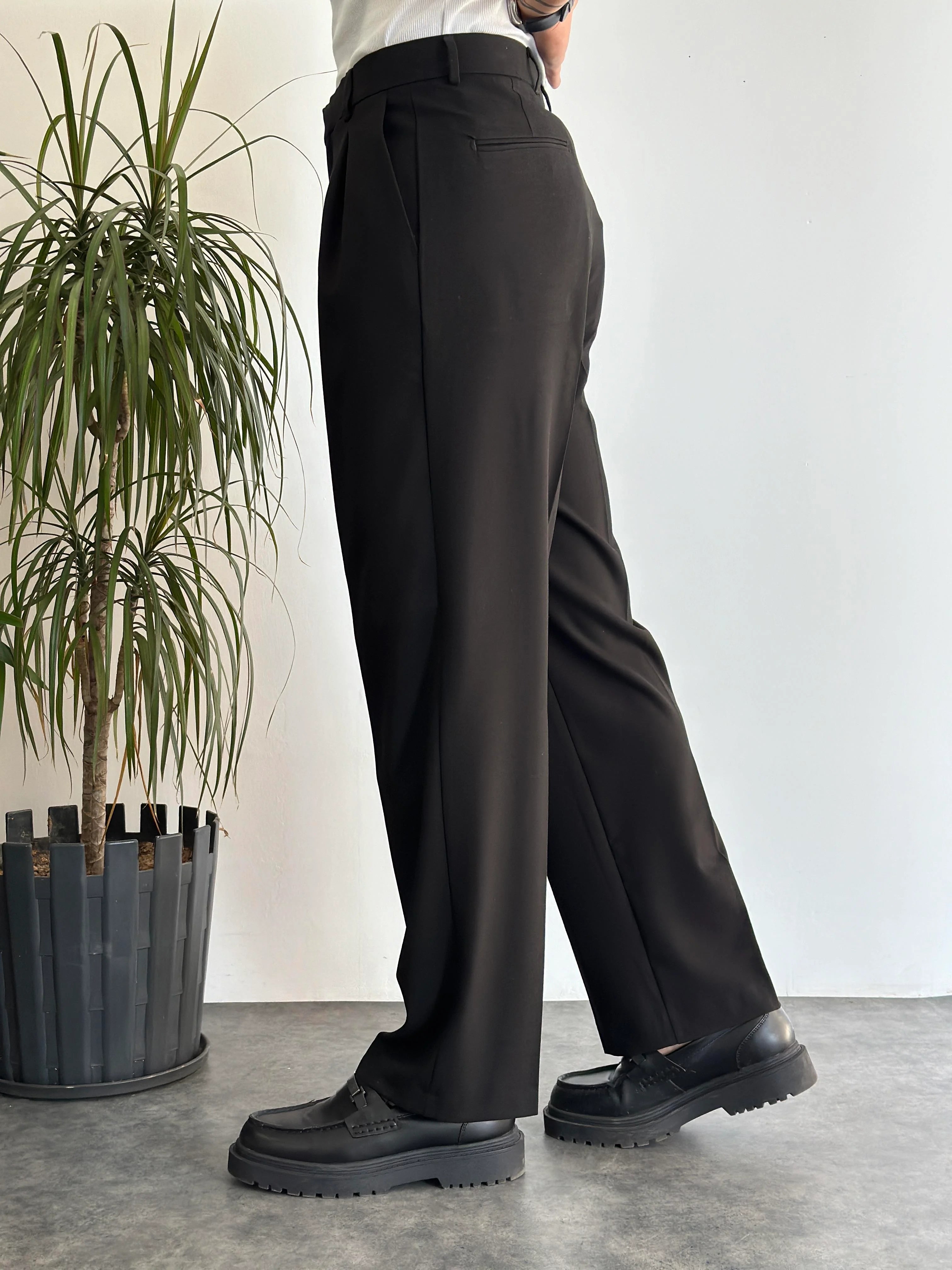 Classic Pleated Trousers