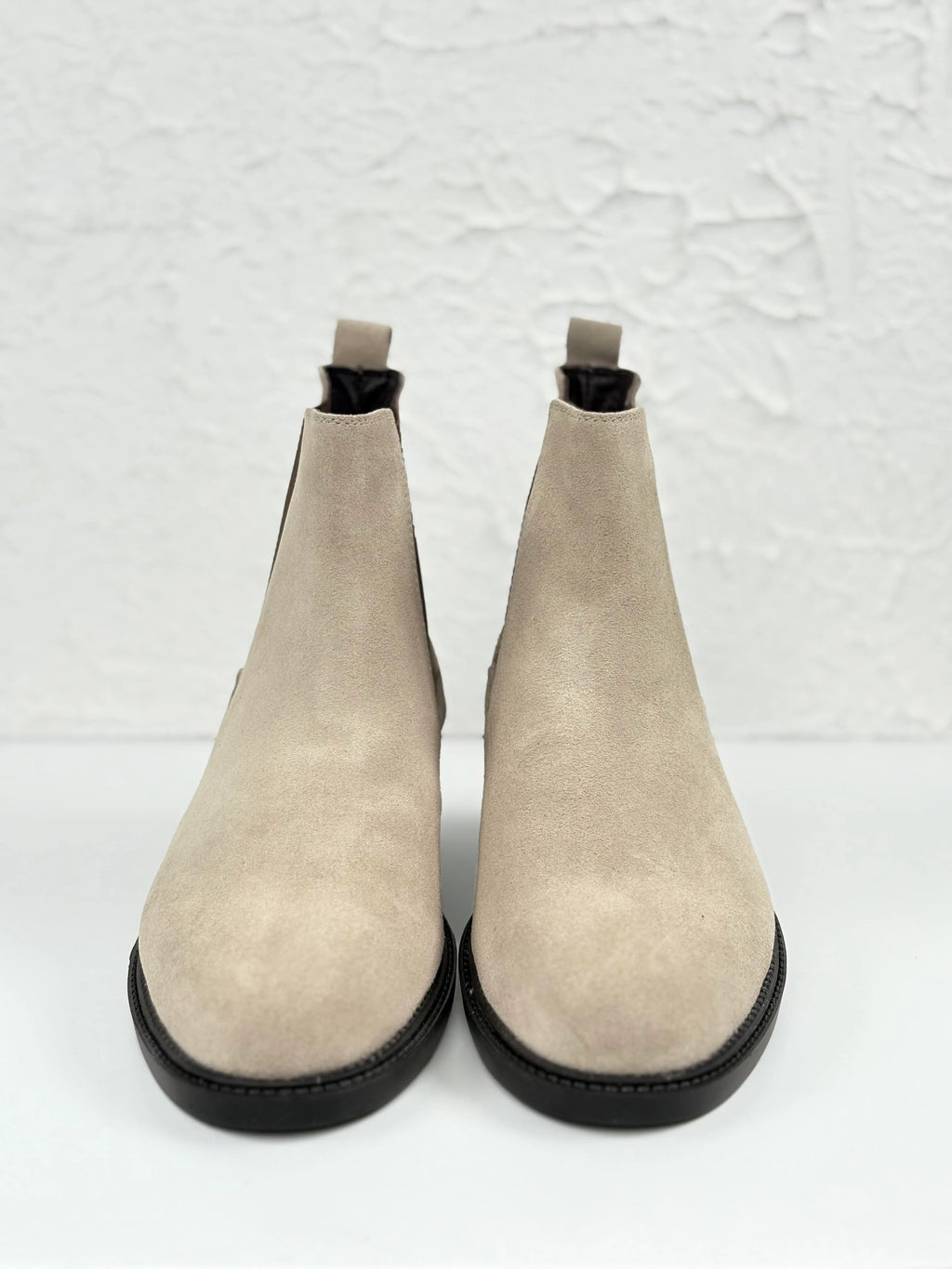 Nuvia Two-Tone Chelsea Boot