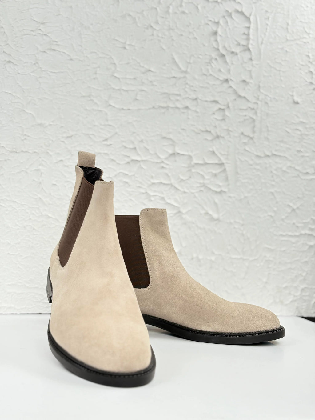 Nuvia Two-Tone Chelsea Boot