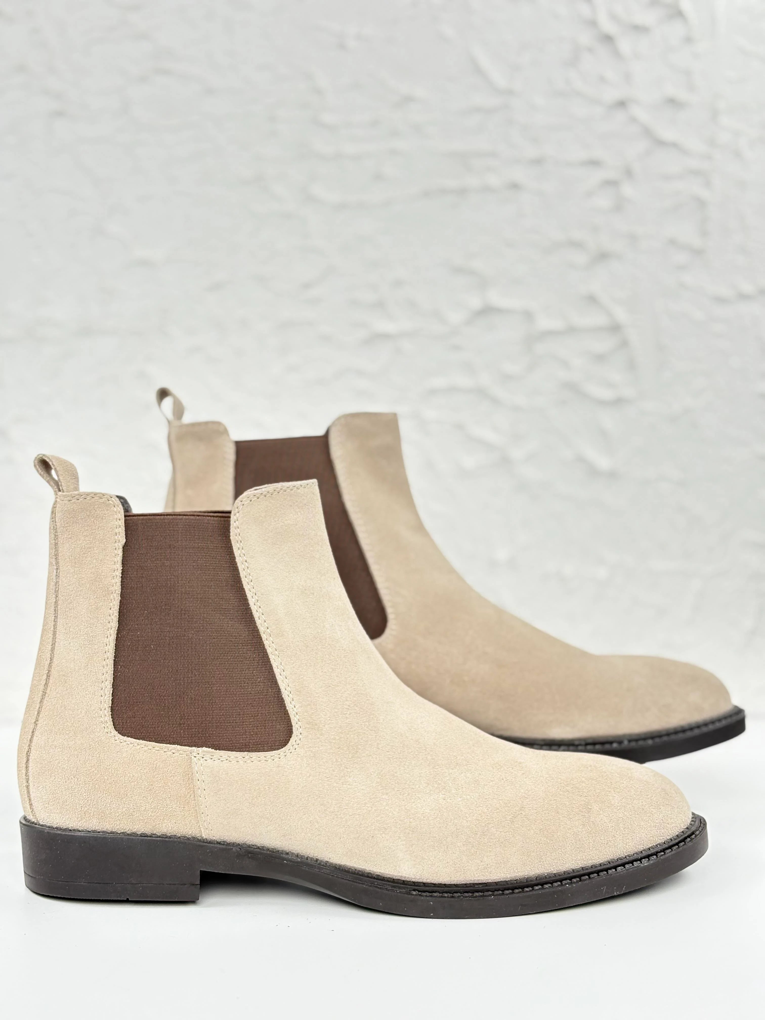 Nuvia Two-Tone Chelsea Boot