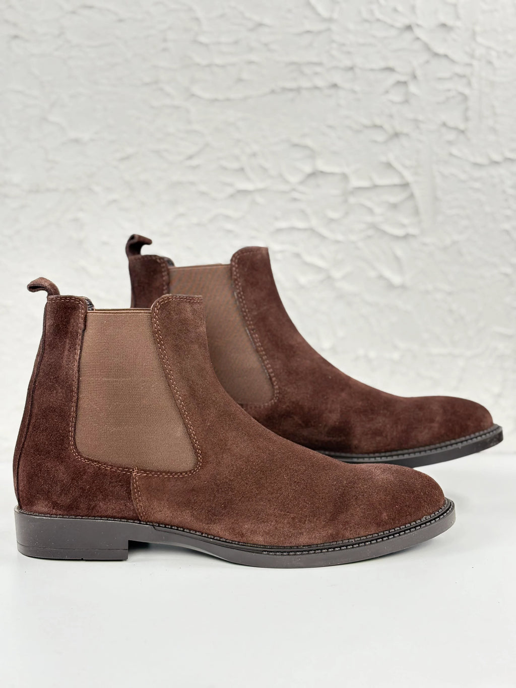 Nuvia Two-Tone Chelsea Boot