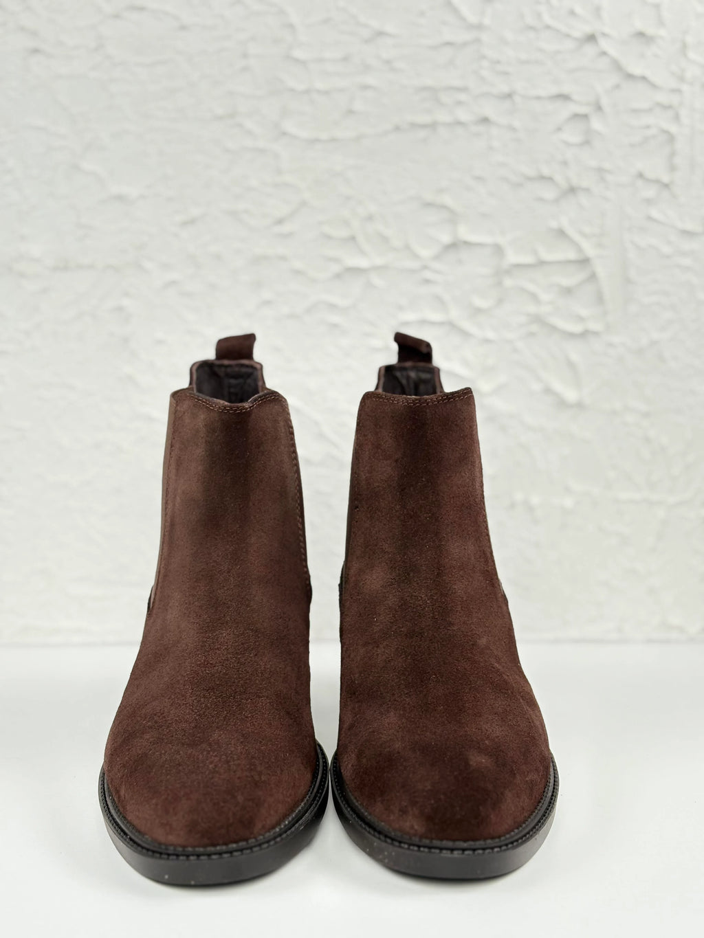 Nuvia Two-Tone Chelsea Boot